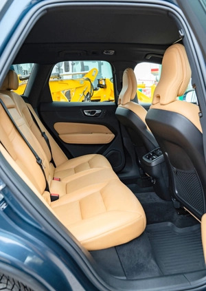 Volvo XC 60 cena 156000 przebieg: 56000, rok produkcji 2019 z Białystok małe 781